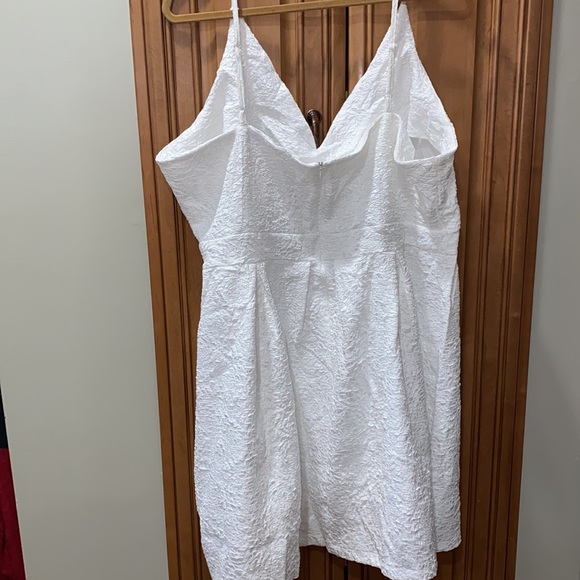 Little White Dress - Picture 2 of 3